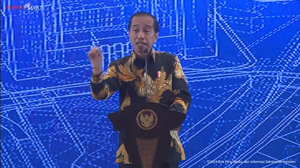 Presiden Jokowi saat mengkritik Pemerintah Daerah yang kurang tanggap melanjutkan realisasi pembangunan dari Pemerintah Pusat dalam pidato arahannya apada acara Musyawarah Perencanaan Pembangunan Nasional di JCC, Senin, 6 Mei 2024.--Youtube Sekretariat Presiden