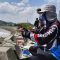 MANCING MANIA : Pemancing di pantai Batu Bintang, Desa Jayanti, Kecamatan Palabuhanratu saat melakukan aktivitasnya.(FOTO : NANDI/ RADARSUKABUMI)