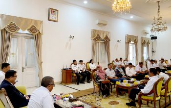 BERSINERGI: Delegasi Gyongname Korea saat berkunjung ke Bupati Sukabumi, membahas soal program double degre di Korea Selatan.(dok/radarsukabumi )