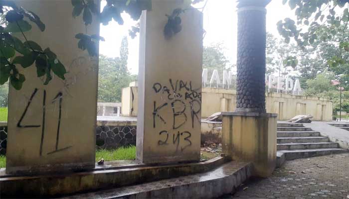 Dinding Taman Bappelitbangda Kabupaten Sukabumi