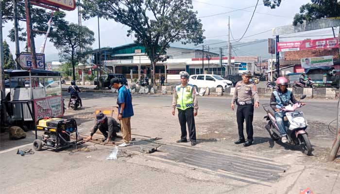 Grill Besi di Balandongan Kota Sukabumi