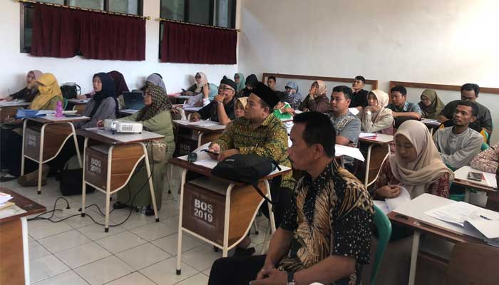Guru SD Sukaraja Sukabumi