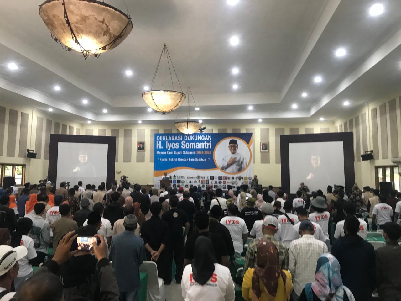DEKLARASI :Deklarasi 80 relawan Iyos Somantri di Hotel Augusta Jalan Raya Cikukuku, Desa Cisande, Kecamatan Cicantayan, Sabtu (18/05).