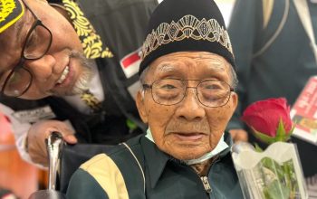 Mbah Harjo jemaah haji tertua tahun 2024 berusia 110 tahun berasal dari Jawa Timur . (ist)