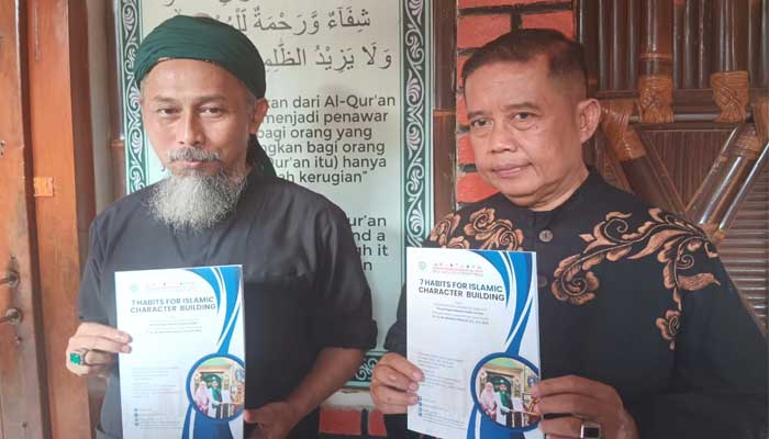 Kh Fajar Laksana