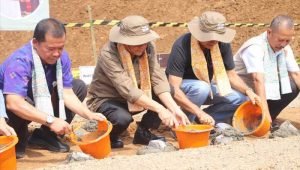 Wakil Bupati Sukabumi Meletakan Batu Pertama Pembangunan Fishway di PLTM Kertamukti