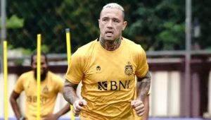 Gagal di Bhayangkara FC, Radja Nainggolan Akan Bertahan di Indonesia