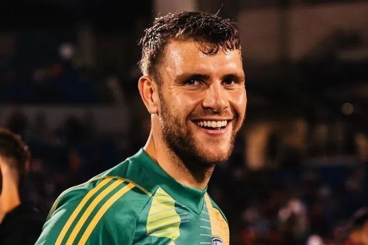 Kiper naturalisasi Maarten Paes resmi jadi WNI pada hari ini, Selasa (30/4/2024). (Sumber: Instagram @maartenpaes)