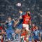 Striker Bali United Jefferson Assis terlibat duel udara dengan pemain Persib pada leg kedua Championship Series di Stadion Si Jalak Harupat, Bandung, Sabtu (18/5) malam. Foto: Bali United 