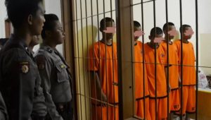 Tampang 7 Pelaku Pembunuh Vina Dibawa ke Polda Jabar untuk Diperiksa Ulang