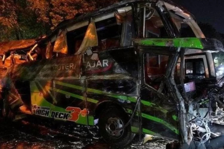 Ilustrasi kecelakaan bus rombongan study tour di tol Jombang - Mojokerto