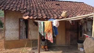 Penampakan Puluhan Warga di Desa Padabeunghar Sukabumi Tinggal di Rumah Reyot