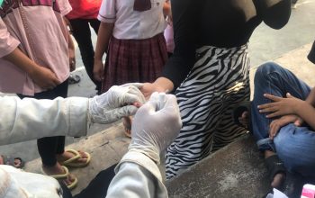 TES HIV: Puskesmas Benteng, melakukan tes skrining HIV/AIDS terhadap orang rentan dan beresiko yang sering berada di kawasan Lapang Merdeka Kota Sukabumi.(FT: BAMBANG/RADARSUKABUMI)