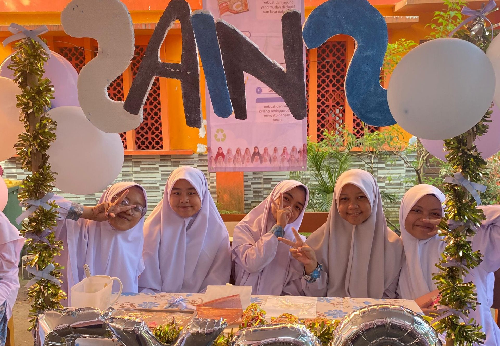 SMP IT Adzkia, Cisaat Kabupaten Sukabumi sukses menggelar Science Expo 2024.(FOTO : dok/radar sukabumi)