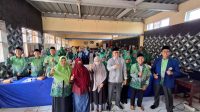 FOTO BERSAMA anggota PGM Kota Sukabumi usai menggelar pelantikan Ketua PC sekaligus FGD yang dilaksanakan di Aula MTs YLPI, Kecamatan Lembursitu, Kota Sukabumi, Kamis ( 23/5/2024).(FOTO : dok/radarsukabumi)