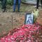 Almarhum Jhony Iskandar dimakamkan di pemakaman keluarga, Desa Leuwinutug, Citeureup, Kabupaten Bogor, Jawa Barat, Jumat (10/5/2024). (M Fikri Setiawan)