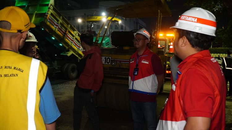 KUALITAS TERBAIK: Aplikasi penggunaan Bitumen Pertamina pada proyek pemeliharaan jalan di Provinsi DKI Jakarta 2024.(PT Pertamina Patra Niaga RJBB)