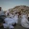 Jamaah haji dari berbagai negara melakanakan wukuf di Jabal Ramah, Arafah, Sabtu, 15 Juni 2024.-Sigid Kurniawan-Media Center Haji