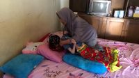 Curhatan Warga Sukaraja Sukabumi yang Anaknya Idap Penyakit Cerebral Palsy