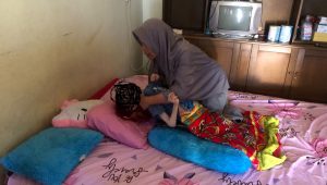 Curhatan Warga Sukaraja Sukabumi yang Anaknya Idap Penyakit Cerebral Palsy