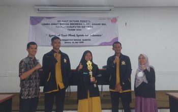 PRESTASI: Dua pelajar SMA Al Umanaa Boarding School berhasil lolos pada ajang Lomba Debat Bahasa Indonesia (LDBI) tingkat SMA se-Kabupaten Sukabumi. (ist)