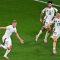 Penyerang Jerman Niclas Fuellkrug merayakan gol pertama timnya bersama rekan setimnya gelandang Jerman Leroy Sane selama pertandingan sepak bola Grup A UEFA Euro 2024 antara Swiss dan Jerman di Frankfurt Arena di Frankfurt am Main pada Minggu (23/6/2024). (AFP/Tobias Schwar)