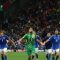 Matteo Darmian, Riccardo Calafiori, Gianluigi Donnarumma, Mattia Zaccagni, Bryan Christante, Gianluca Scamacca, Giovanni Di Lorenzo dan Davide Frattesi merayakan kemenangan Italia dalam pertandingan Grup B Euro 2024 melawan Albania di Stadion BVB, Dortmund, Jerman, Sabtu (15/6/2024). (AFP/Franck Fife)