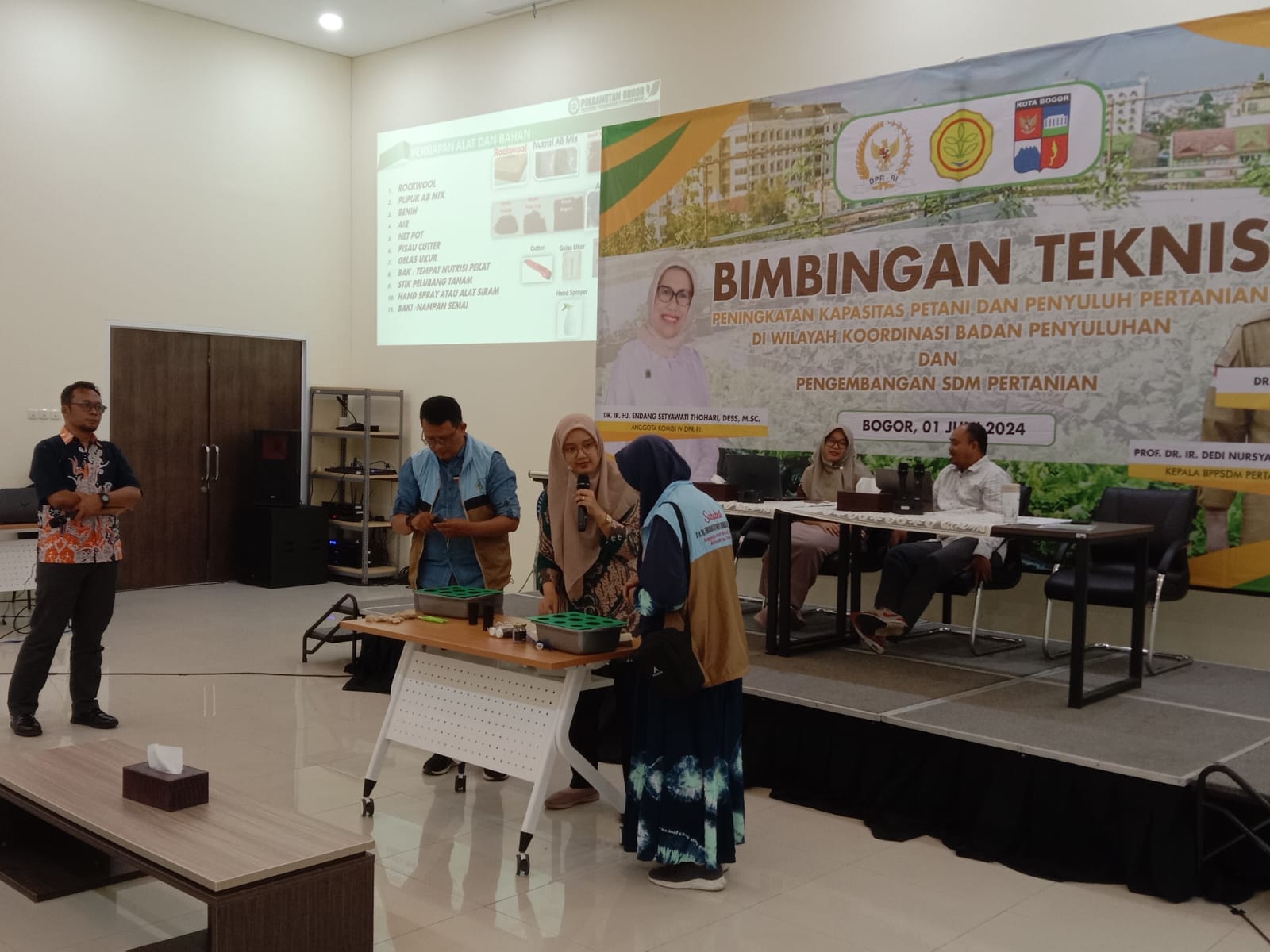 Politeknik Pembangunan Pertanian (Polbangtan) Bogor dengan dukungan Komisi IV DPR RI Wilayah Kota Bogor melaksanakan kegiatan Bimbingan Teknis (Bimtek) untuk meningkatkan kapasitas petani