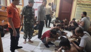 Puluhan Warga Asing Terdampar di Pantai Keusik Urug Tegalbuleud Diamankan di Polres Sukabumi
