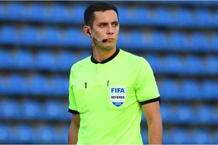 Profil Wasit Timnas Indonesia VS Filipina, Rustam Rutfullin. Penuh kontroversi di Asian Games 2022 (Foto/m.futboll.tv)