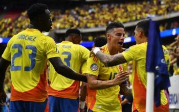 Kolombia menang 2-1 melawan Paraguay dalam pertandingan pertama Grup D Copa America di NRG Stadium Houston, Texas. (AFP/Logan Riely)