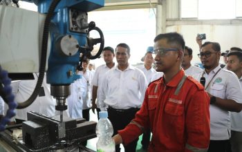 Menteri Pertanian (Mentan) Andi Amran Sulaiman mengajak mahasiswa Politeknik Enjinering Pertanian Indonesia (PEPI) untuk menjadi penggerak utama inovasi dan pencipta lapangan kerja di sektor pertanian modern