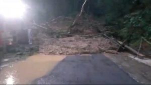 Penampakan Jalan Jampang Tengah Sukabumi Terputus Longsor, Terjadi di 4 Titik