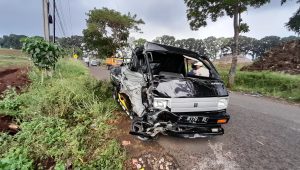 Penampakan Suzuki Carry di Nagrak usai Seruduk Truk Fuso, Hancur