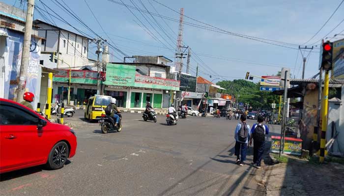 Lampu Merah Jalan Bhayangkara Palabuhanratu