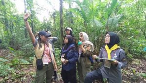 Puluhan Siswi di Sukabumni Digodok Soal Konservasi Alam