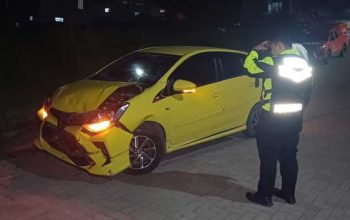 Suami Tabrak Mobil Istri di Sukabumi