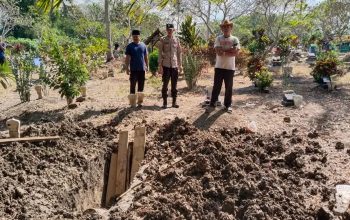 sebuah makam di Dusun Krajan, Desa Plampangrejo, Kecamatan Cluring, Banyuwangi dibongkar orang misterius dan diambil tali pocongnya/Ist