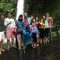 BERWISATA : Sejumlah wisatawan saat menikmati Curug Sawer di kawasan Taman Wisata Alam Situ Gunung, Sukabumi. 