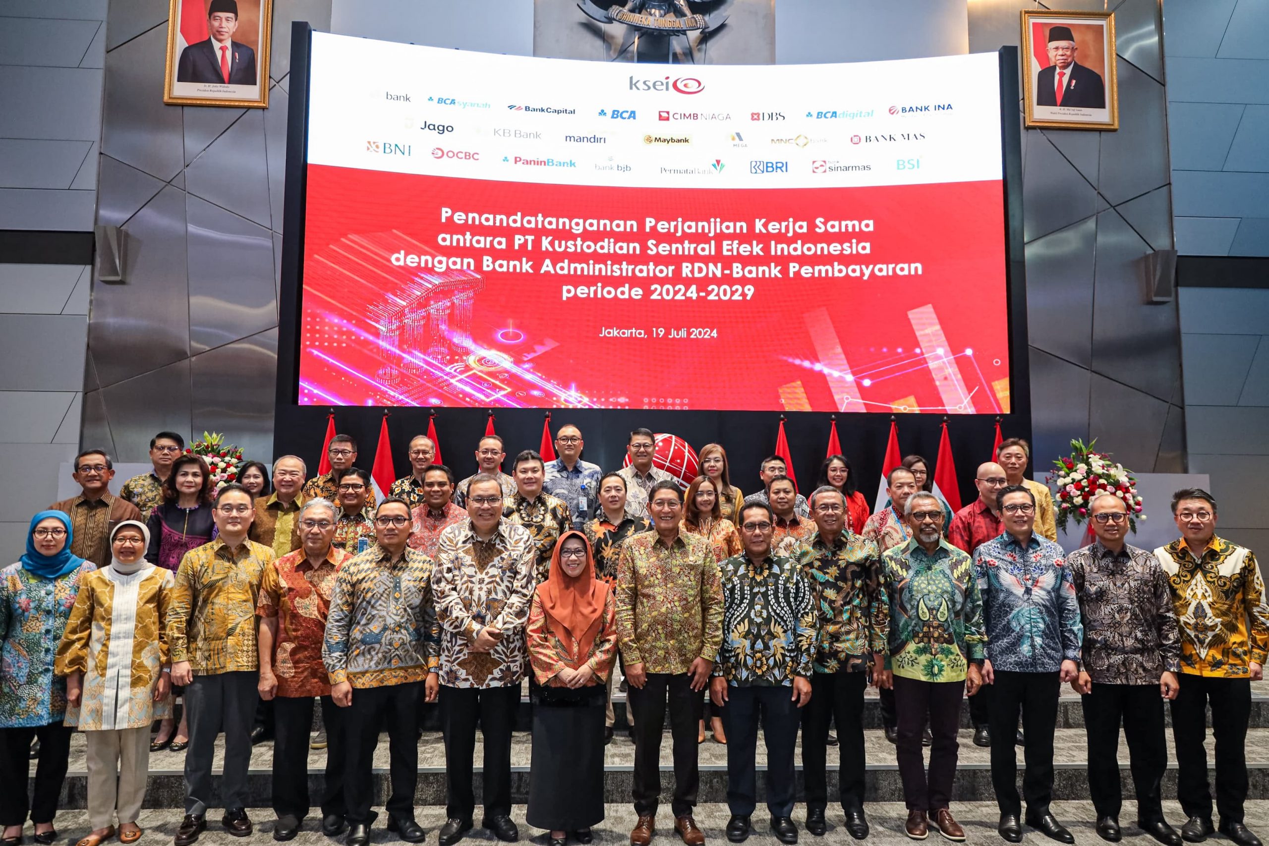 Bank bjb menandatangani pembaruan kerja sama dengan PT Kustodian Sentral Efek Indonesia (KSEI) untuk menjadi Bank Administrator Rekening Dana Nasabah (RDN)
