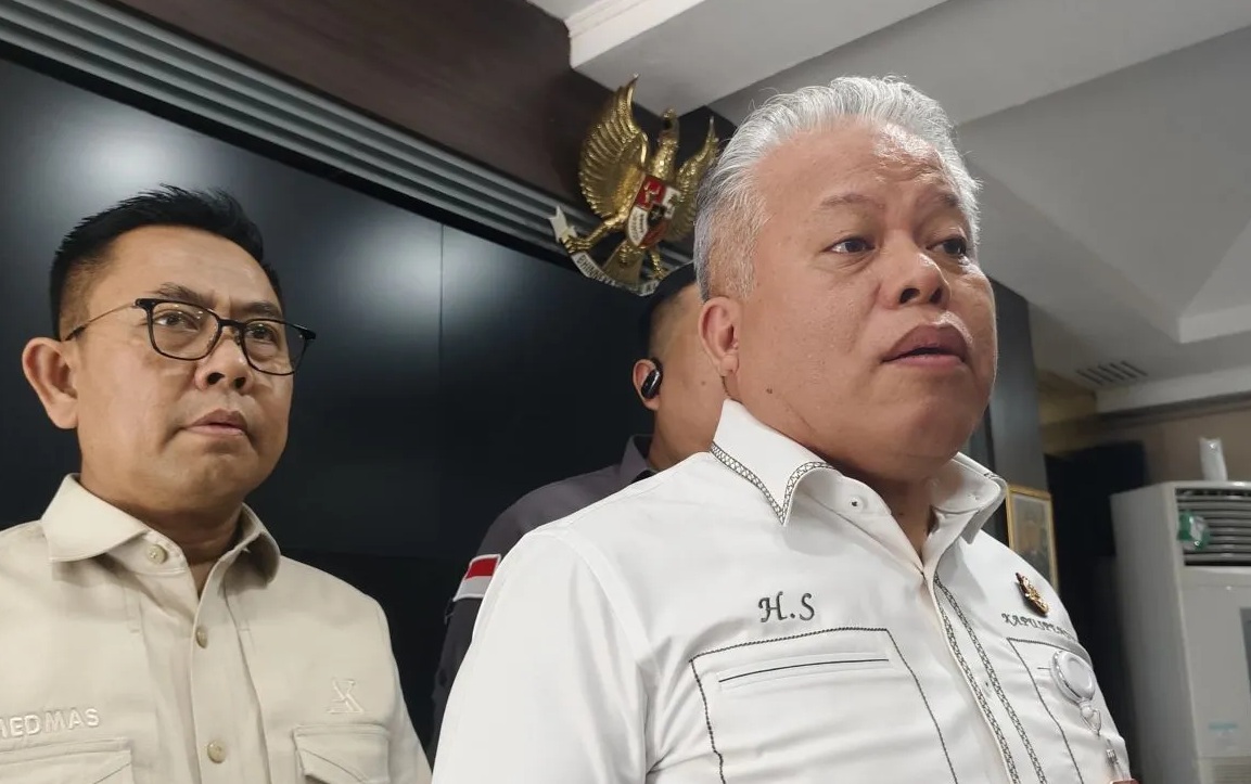 Kepala Pusat Penerangan Hukum (Kapuspenkum) Kejaksaan Agung Harli Siregar berbicara dengan awak media di Gedung Kejaksaan Agung, Jakarta, Kamis (25/7/2024). (Nadia Putri Rahmani)