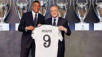 Kylian Mbappe resmi diperkenalkan sebagai pemain baru Real Madrid di Santiago Bernabeu pada Selasa (16/7/2024). (Real Madrid).