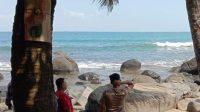 Penampakan Tim SAR Gabungan Sukabumi Cari Wisatawan yang Terseret Ombak di Pantai Kapitol