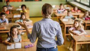 6 Tips Mendidik Anak Slow Learner di Sekolah, Perbanyak Petunjuk Visual