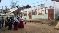 Potret Pelajar SDN di Jampangtengah Sukabumi Numpang Belajar di Gedung SMP Gara-raga Ambruk