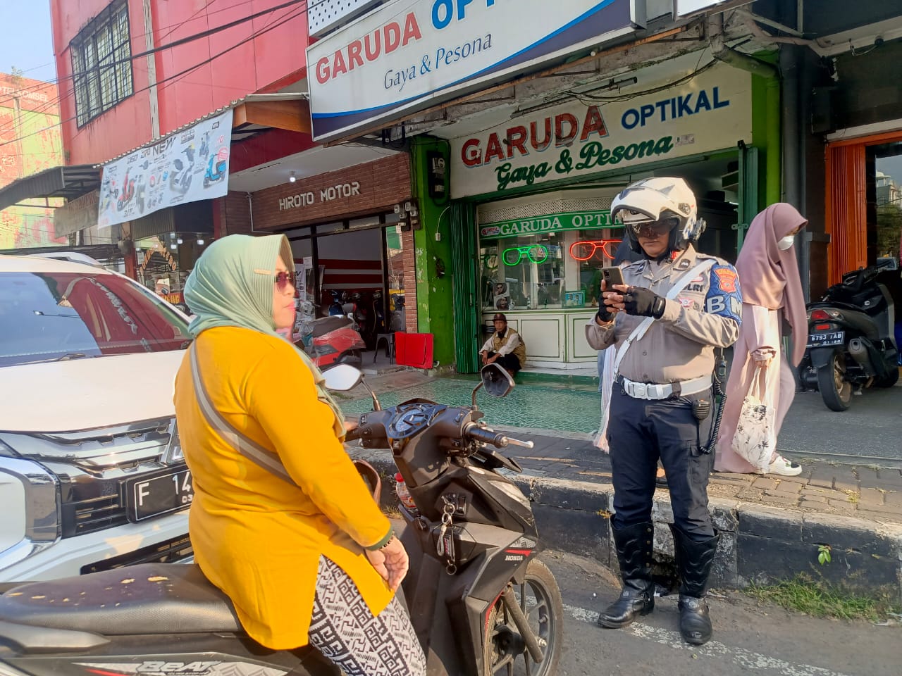 OPERASI: Polres Sukabumi Kota saat menggelar Ops Patuh Lodaya 2024 di wilayah hukumnya, Selasa (30/7).(foto : ist)