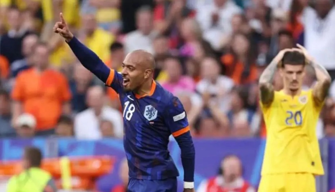 Selebrasi Donyell Malen setelah mencetak gol kedua untuk Timnas Belanda dalam pertandingan lawan Rumania di babak 16 besar Piala Eropa (Euro) 2024, di Allianz Arena, Munich, Jerman pada Selasa (2/7/2024). (UEFA/pri)