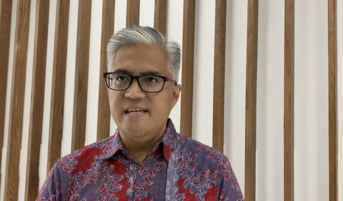 Juru Bicara II Kementerian Luar Negeri RI Rolliansyah Soemirat ketika menyampaikan keterangan pers terkait penanganan pengungsi luar negeri, di Jakarta, Senin (1/7/2024). (ANTARA/Yashinta Difa)