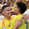 Penyerang sayap Kolombia Luis Diaz (kanan) merayakan gol bersama James Rodriguez pada laga perempat final Copa Amerika melawan Panama di State Farm Stadium, AS, Sabtu (6/7/2024). (Getty Images/Jamie Squire)