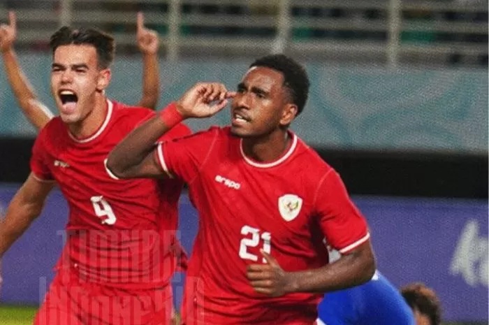 Iqbal Gwijangge jadi salah satu pemain kunci Timnas Indonesia U19 dengan golnya ke gawang Kamboja. (Instagram: @timnas.indonesia)